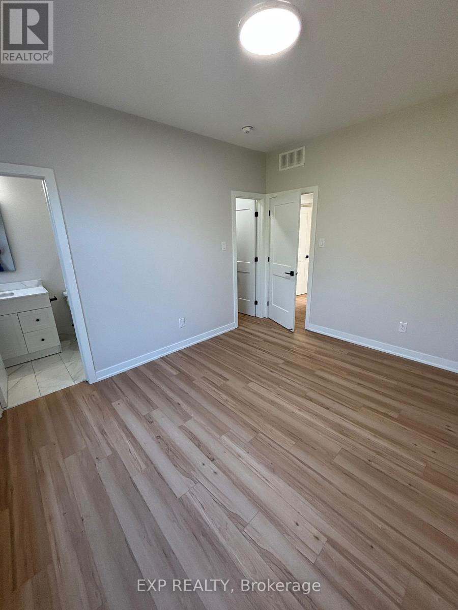 66 Queen Mary Street, Ottawa, Ontario  K1K 1X7 - Photo 10 - X12274374