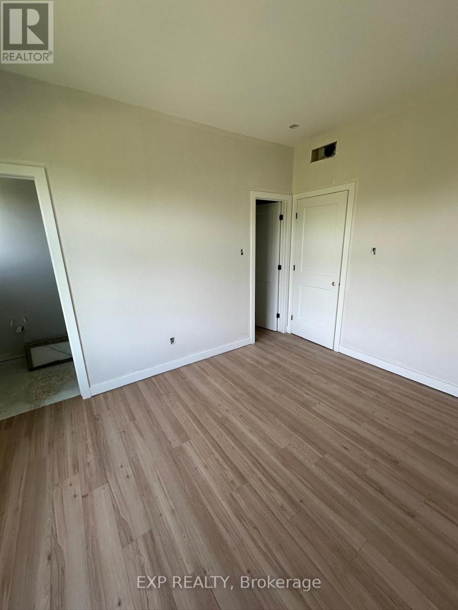 66 Queen Mary Street, Ottawa, Ontario  K1K 1X7 - Photo 19 - X12274374