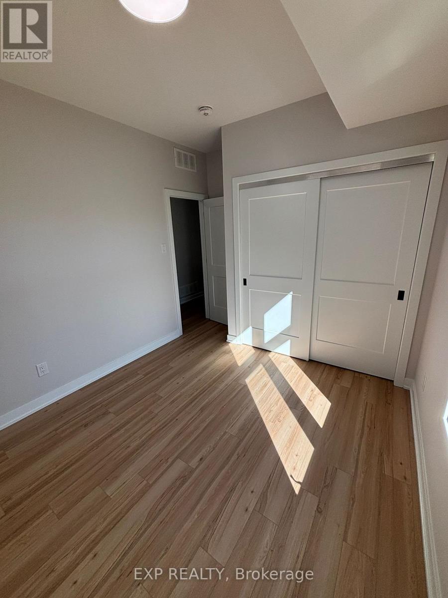 66 Queen Mary Street, Ottawa, Ontario  K1K 1X7 - Photo 3 - X12274374