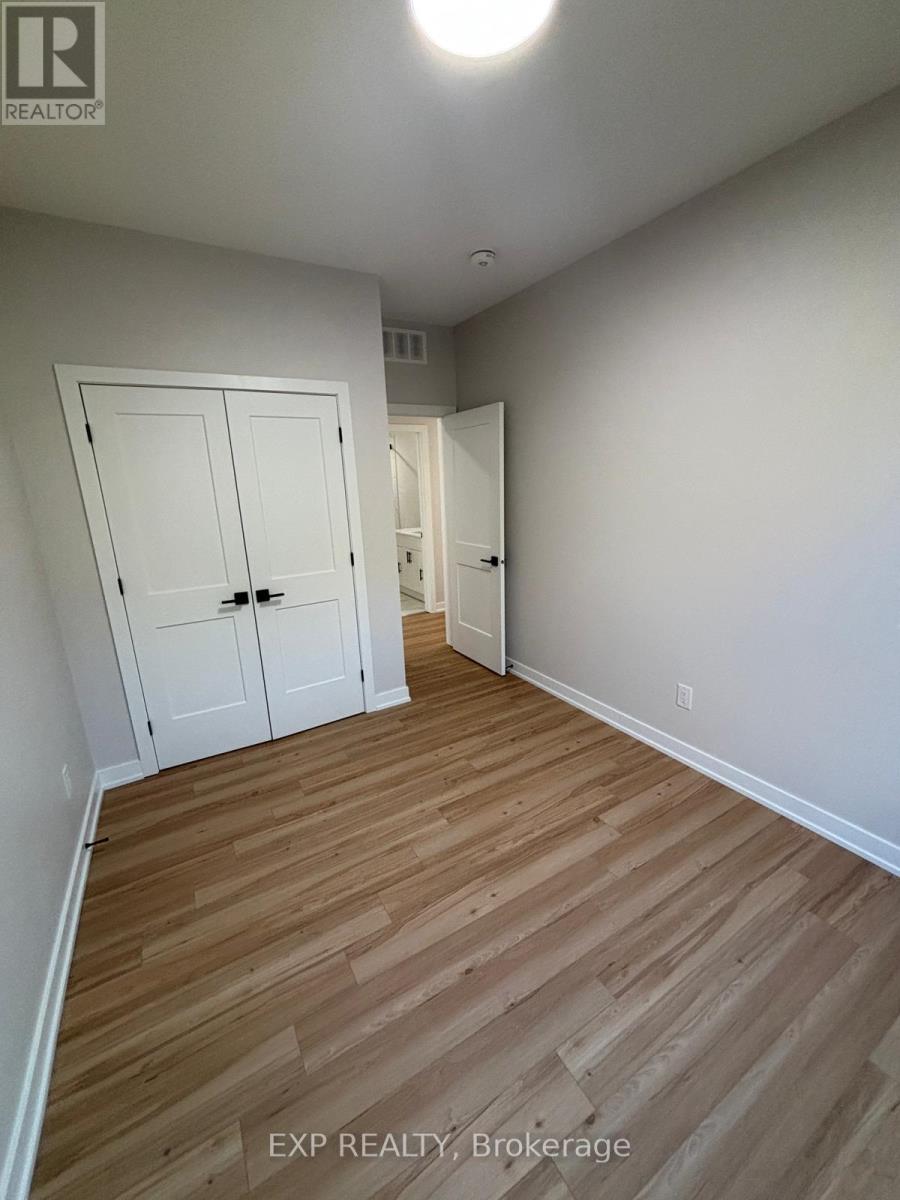 66 Queen Mary Street, Ottawa, Ontario  K1K 1X7 - Photo 6 - X12274374