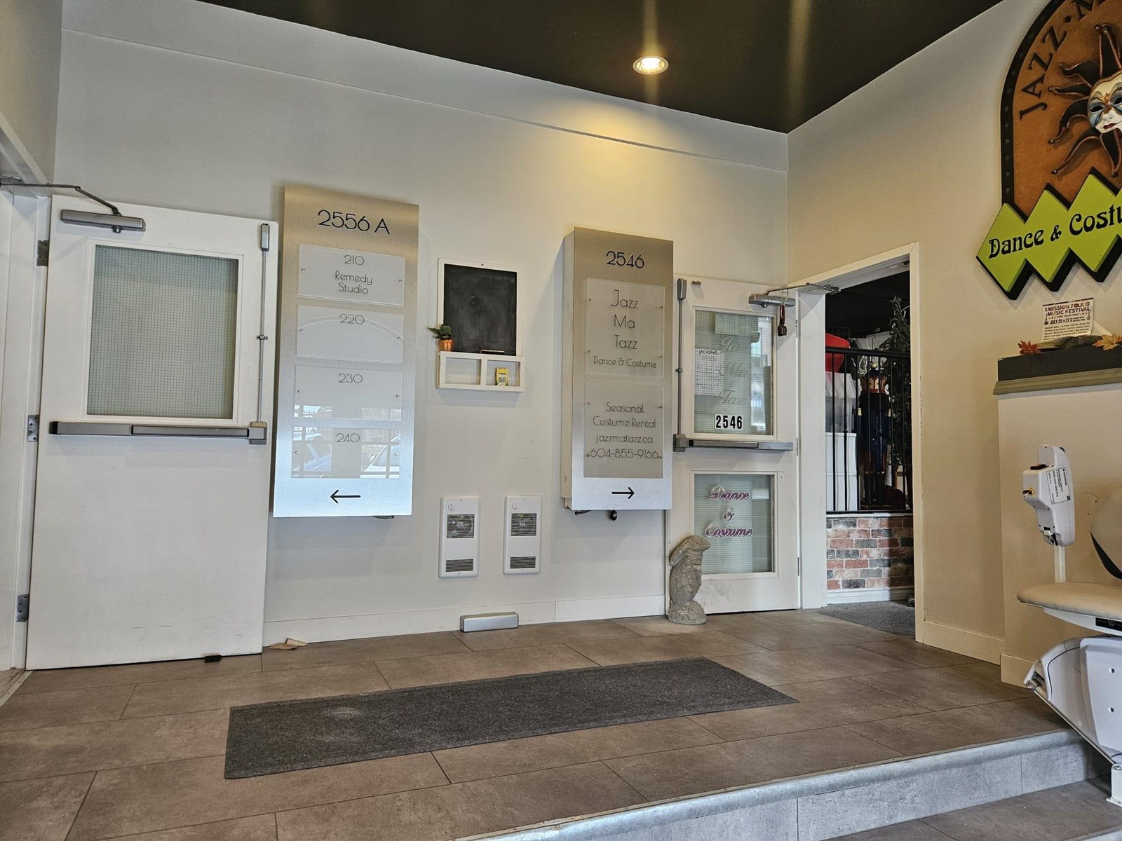 2546 Montrose Avenue, Abbotsford, British Columbia  V2S 3T3 - Photo 4 - C8070392