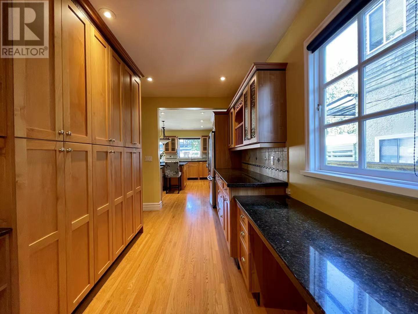 1749 West 62nd Avenue, Vancouver, British Columbia  V6P 2G1 - Photo 8 - R3024579