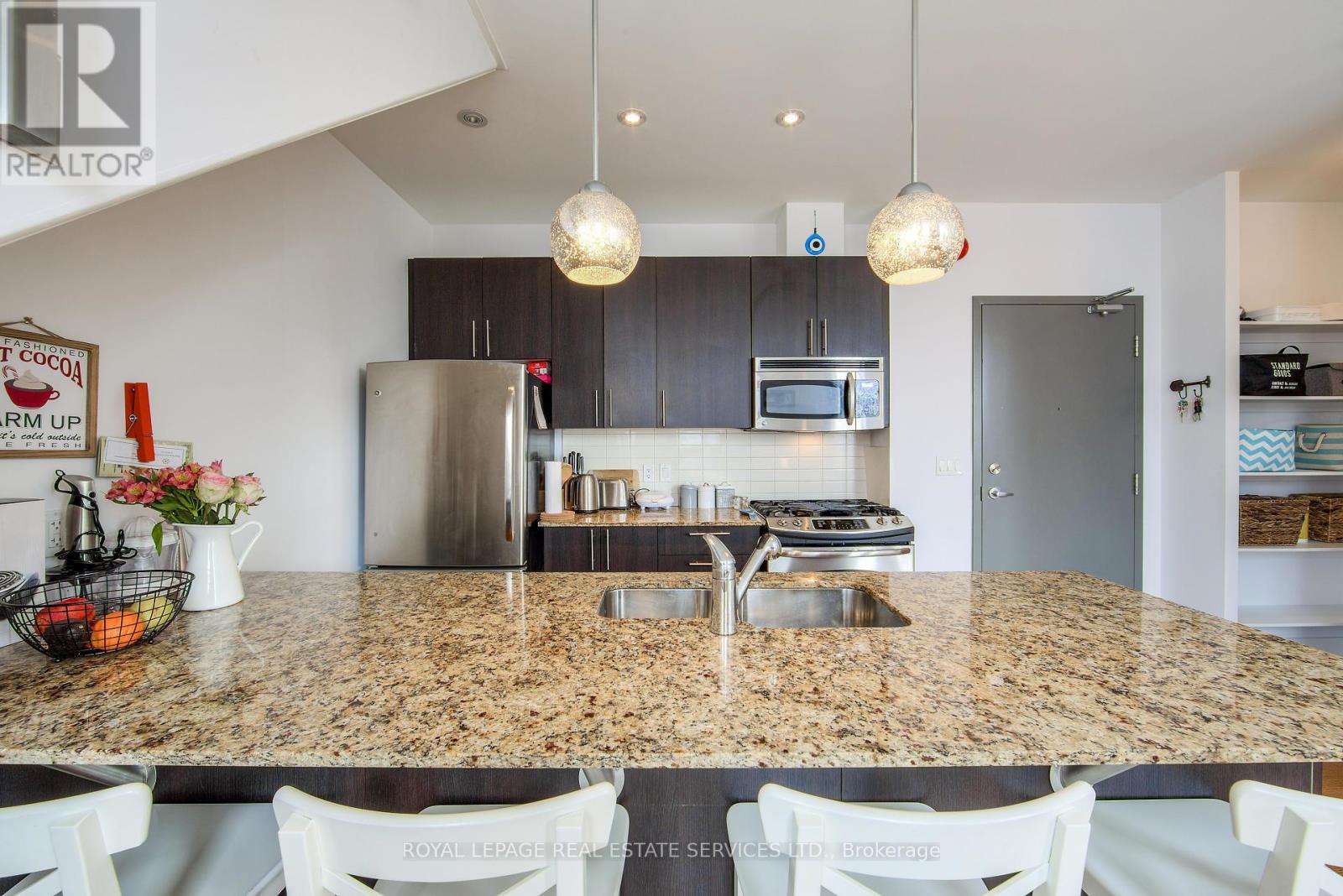203 - 323 Kingston Road S, Toronto, Ontario  M4L 1T8 - Photo 14 - E12274405