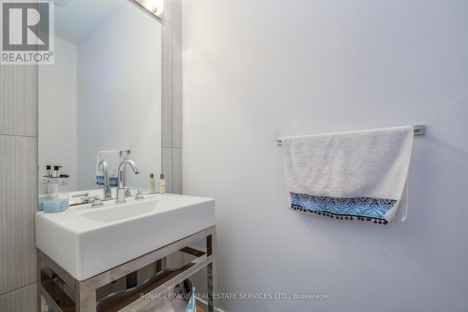 203 - 323 Kingston Road S, Toronto, Ontario  M4L 1T8 - Photo 17 - E12274405