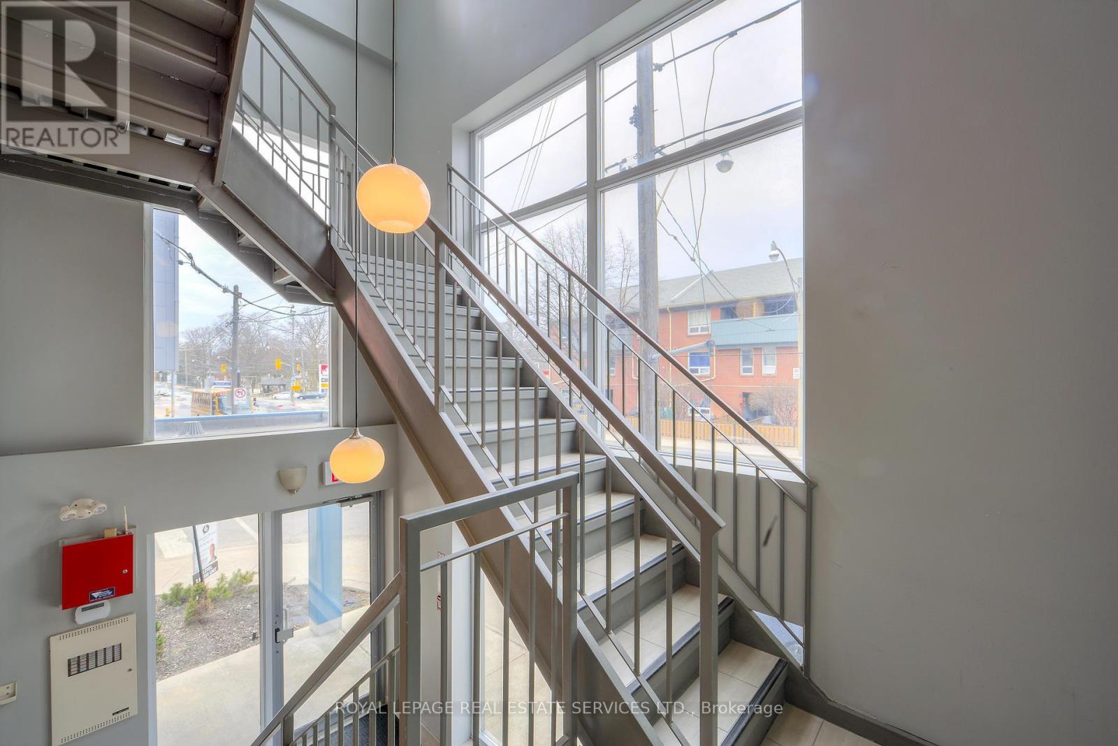Property at 203 - 323 KINGSTON ROAD S image 3