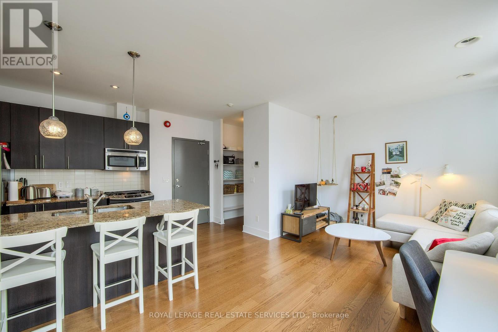 203 - 323 Kingston Road S, Toronto, Ontario  M4L 1T8 - Photo 8 - E12274405