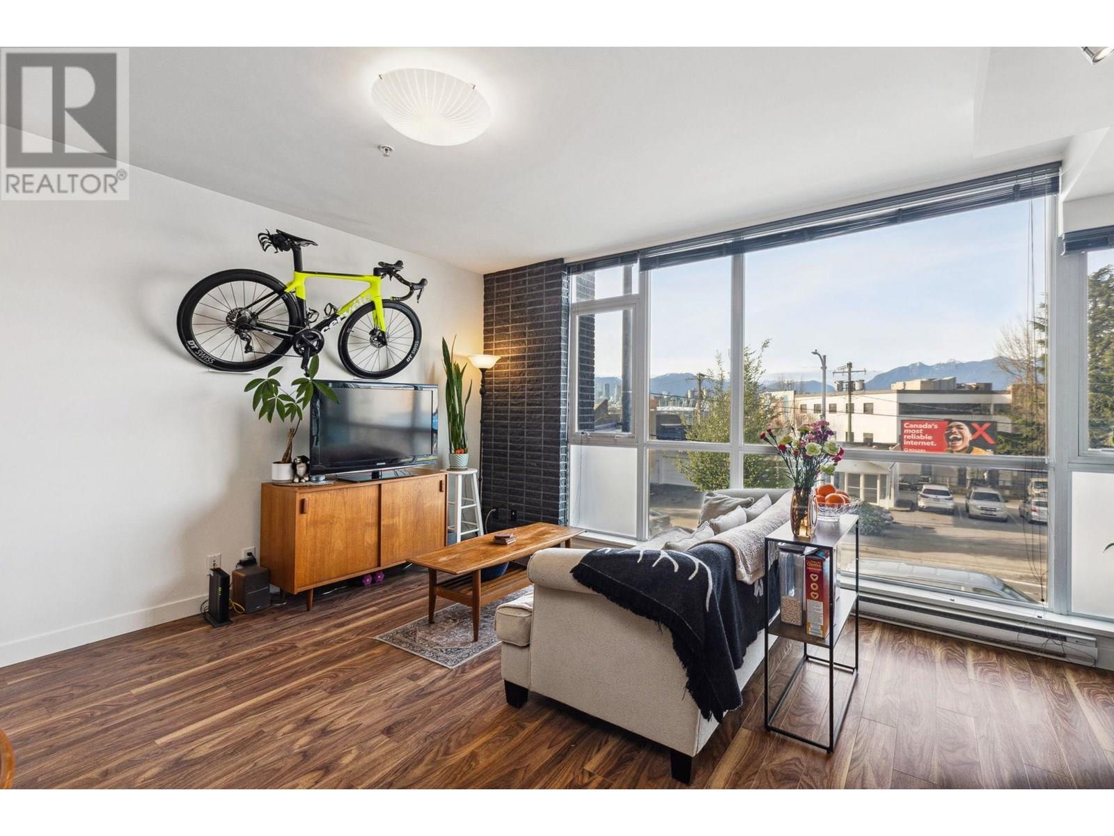 213 2511 QUEBEC STREET, vancouver, British Columbia V5T0B6