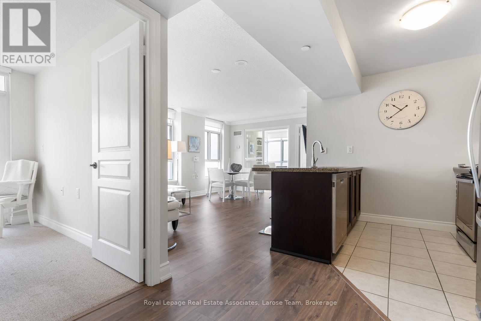 1108 - 3 Marine Parade Drive, Toronto, Ontario  M8V 3Z5 - Photo 3 - W12274326