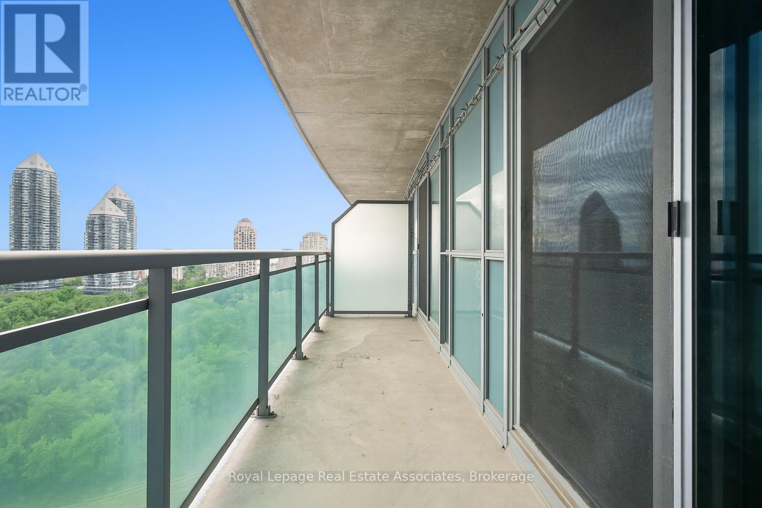 1601 - 155 Legion Road N, Toronto (Mimico), Ontario  M8Y 0A7 - Photo 15 - W12274242