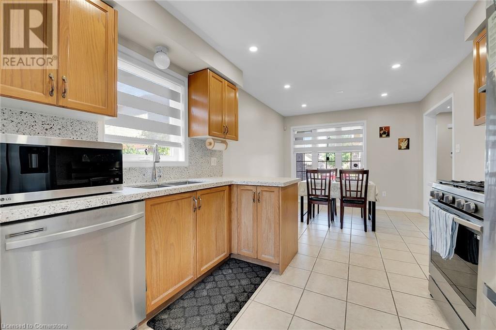 4 Spartan Court, Stoney Creek, Ontario  L8E 6A4 - Photo 9 - 40749866
