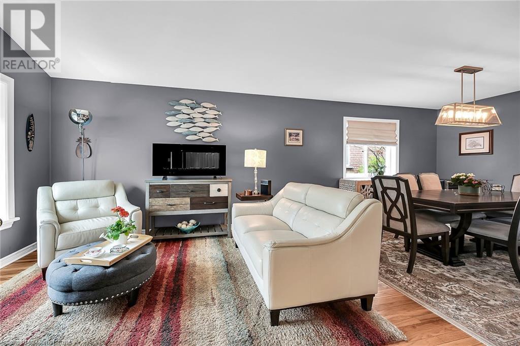 Property at 684 UPPER HORNING Road image 4