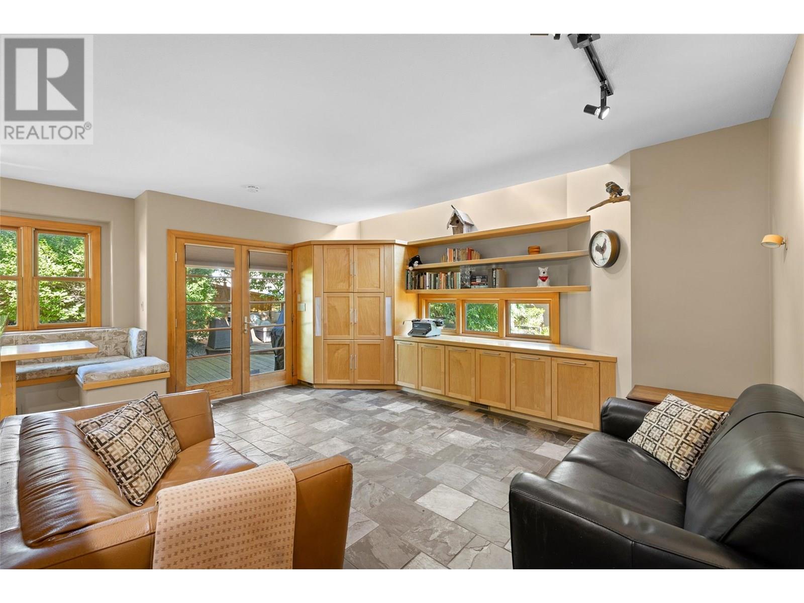 Property at 3058 Quail Run Drive image 4
