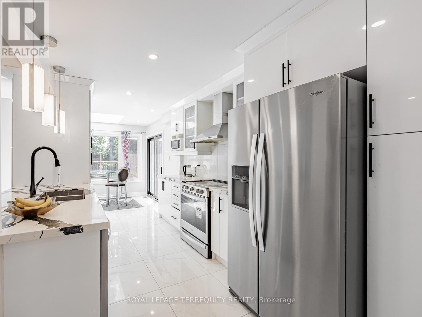 63 Rotherglen Road S, Ajax, Ontario  L1S 5K3 - Photo 10 - E12274461