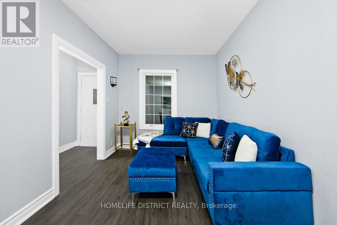 Property at 26 BROCK STREET E image 5