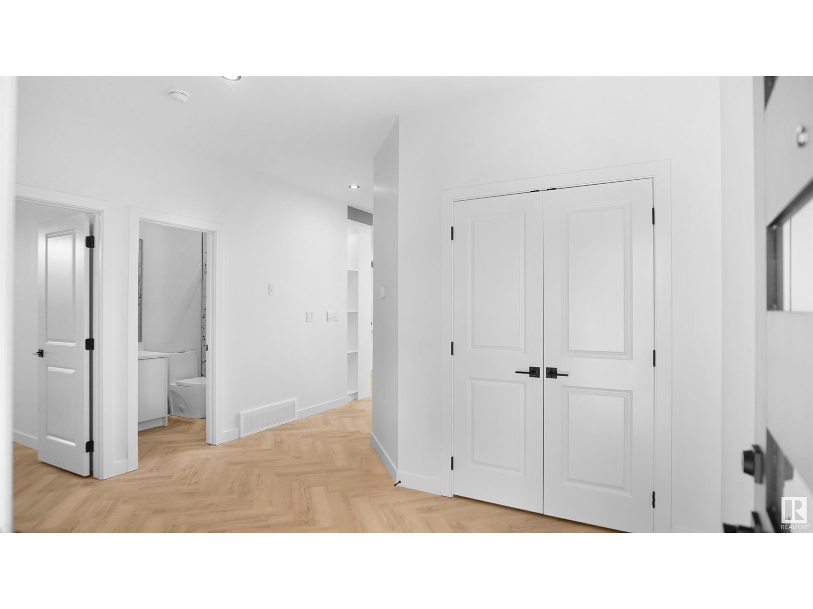 Property at 21 TRILL POINT image 4