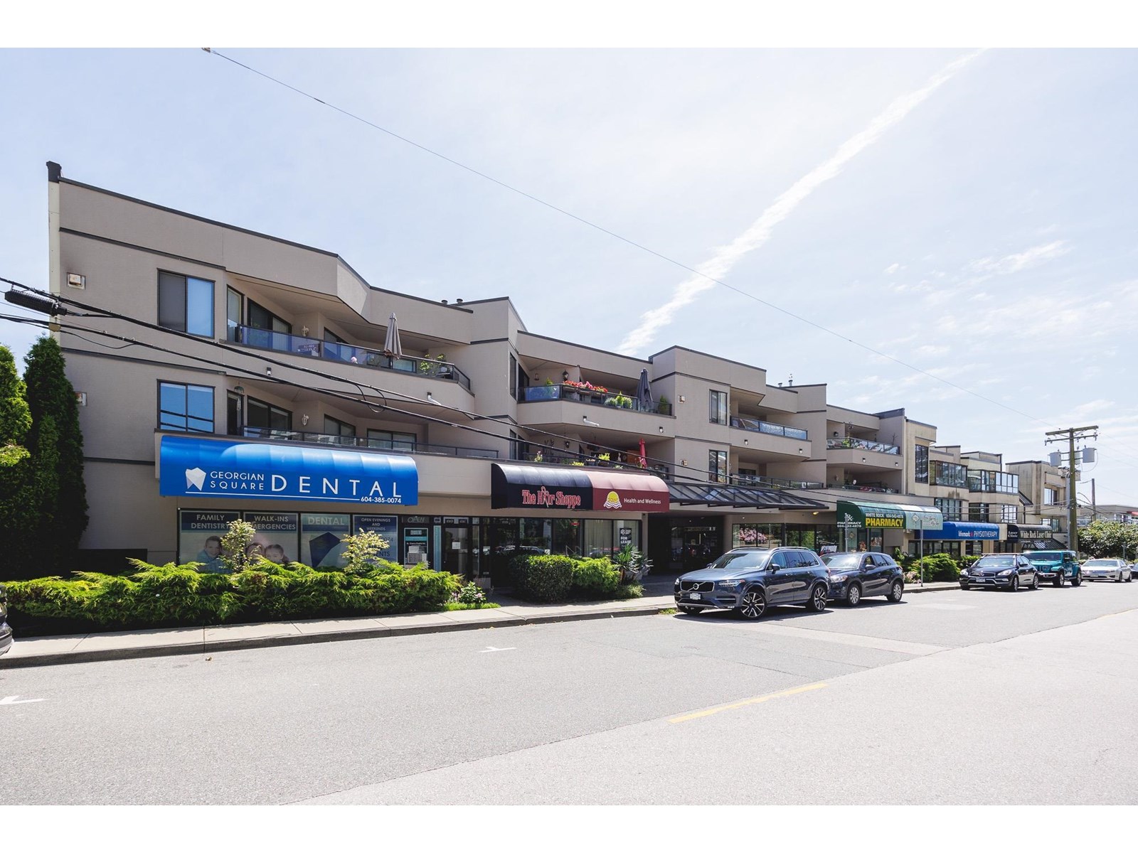 Listing Picture 2 of 39 : 208 1440 GEORGE STREET, White Rock - 魯藝地產 Yvonne Lu Group - MLS Medallion Club Member