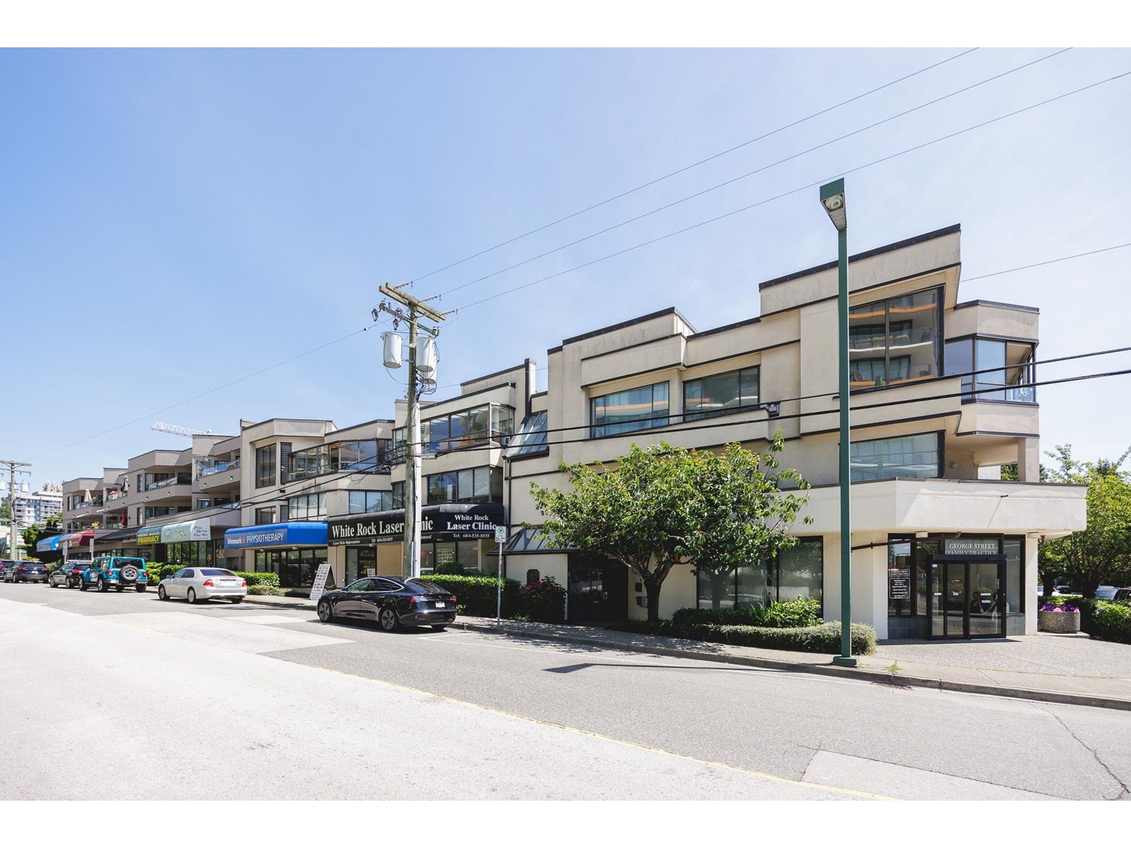 Listing Picture 3 of 39 : 208 1440 GEORGE STREET, White Rock - 魯藝地產 Yvonne Lu Group - MLS Medallion Club Member