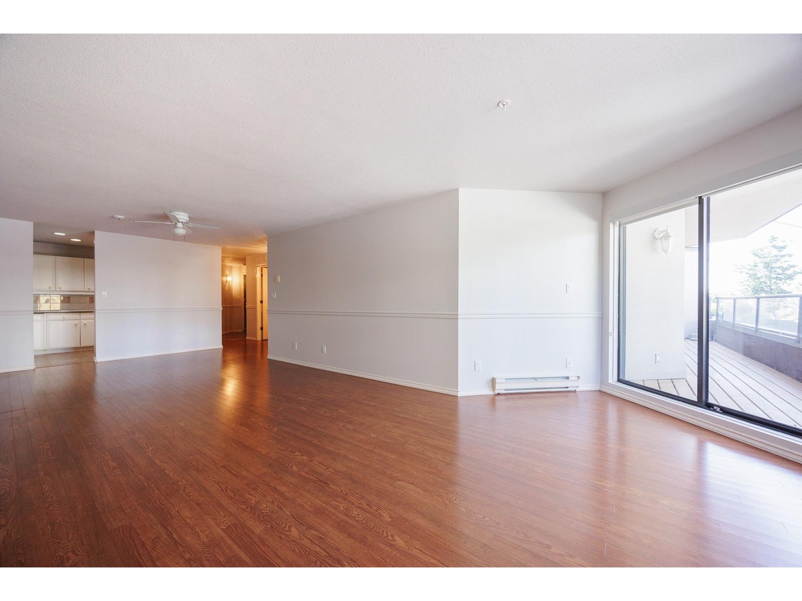Listing Picture 16 of 39 : 208 1440 GEORGE STREET, White Rock - 魯藝地產 Yvonne Lu Group - MLS Medallion Club Member