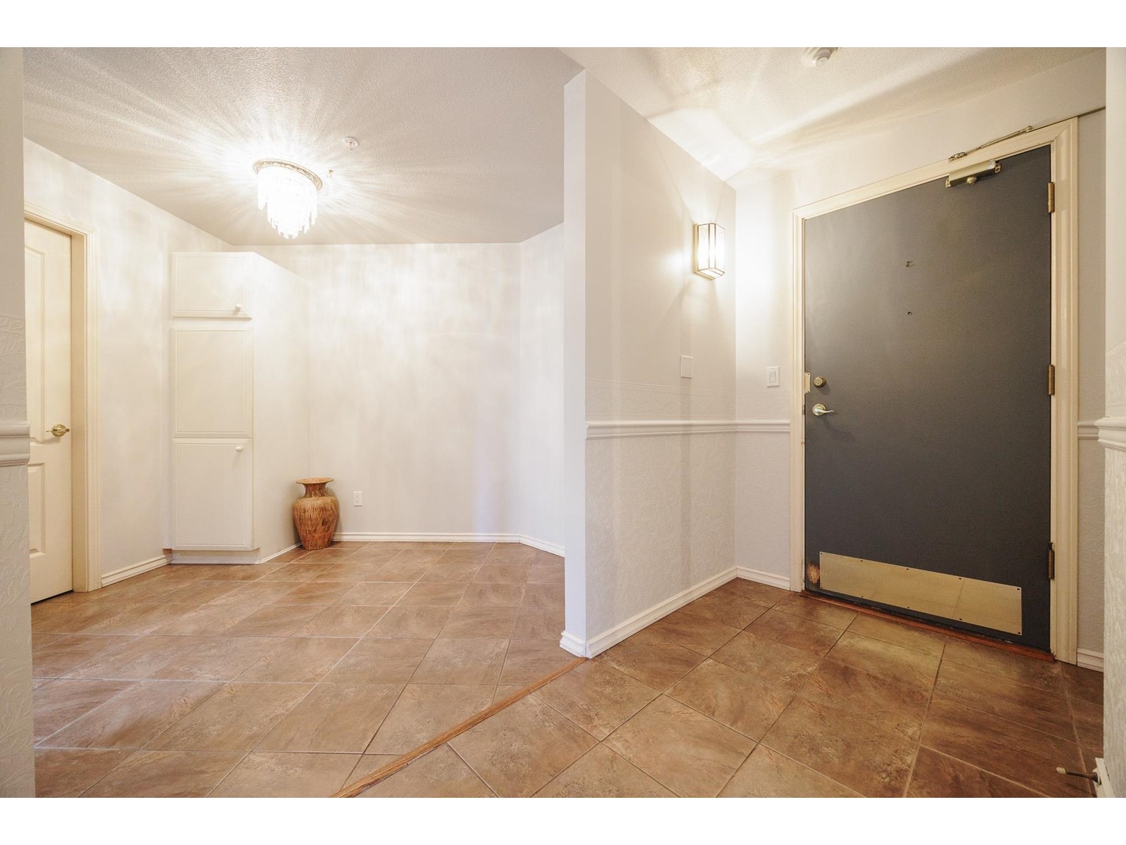 Listing Picture 28 of 39 : 208 1440 GEORGE STREET, White Rock - 魯藝地產 Yvonne Lu Group - MLS Medallion Club Member