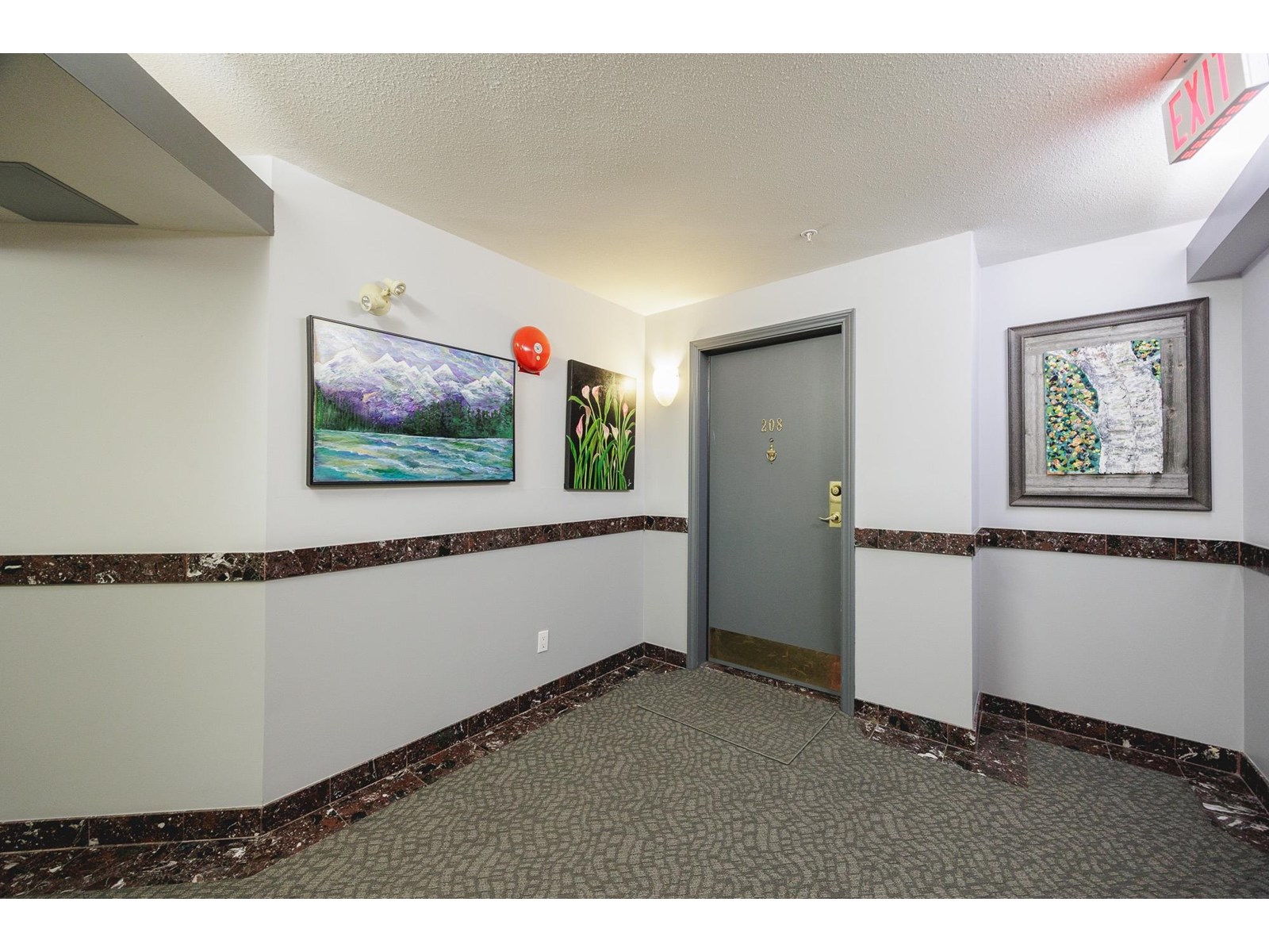 Listing Picture 37 of 39 : 208 1440 GEORGE STREET, White Rock - 魯藝地產 Yvonne Lu Group - MLS Medallion Club Member