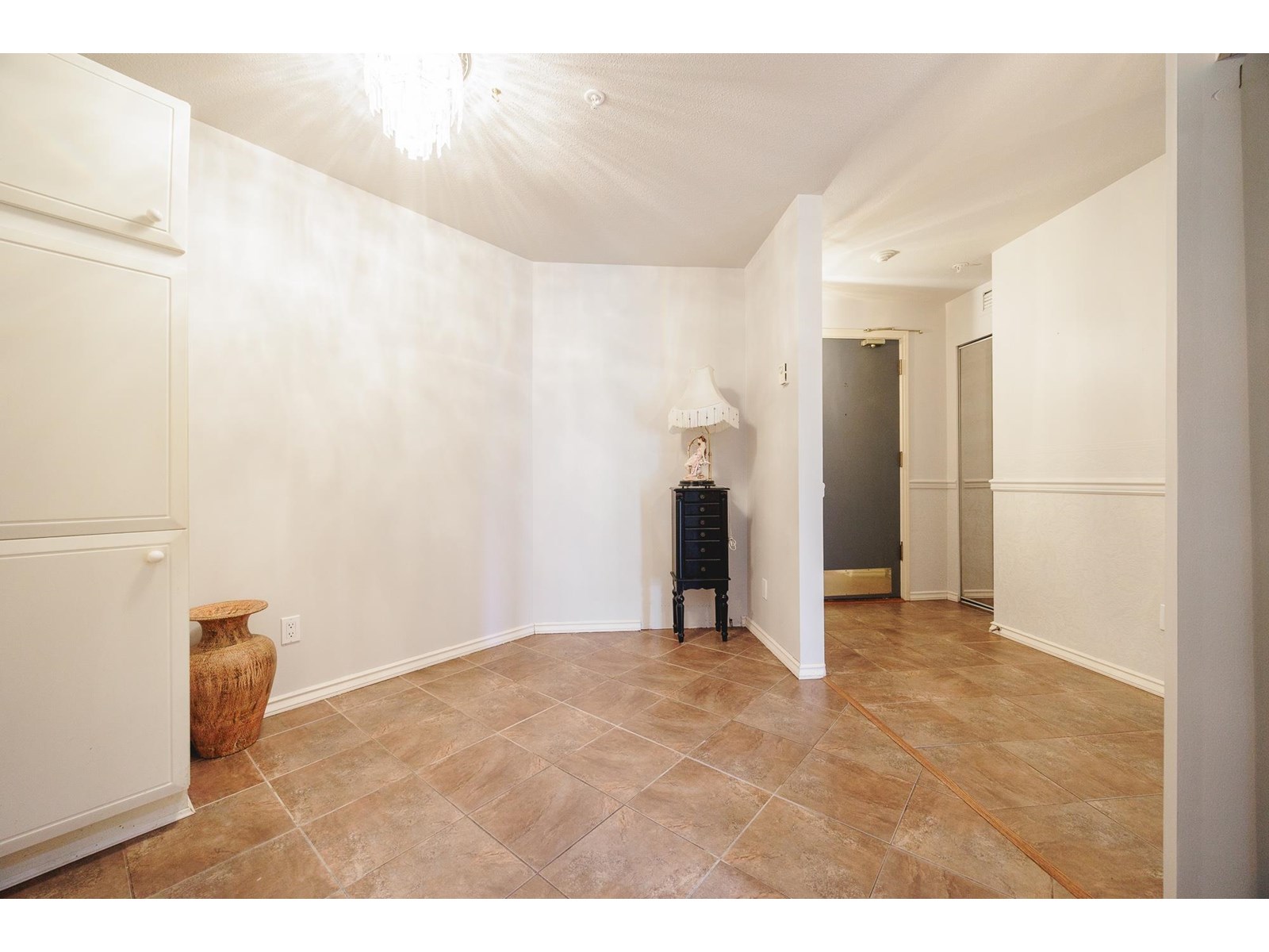 Listing Picture 30 of 39 : 208 1440 GEORGE STREET, White Rock - 魯藝地產 Yvonne Lu Group - MLS Medallion Club Member