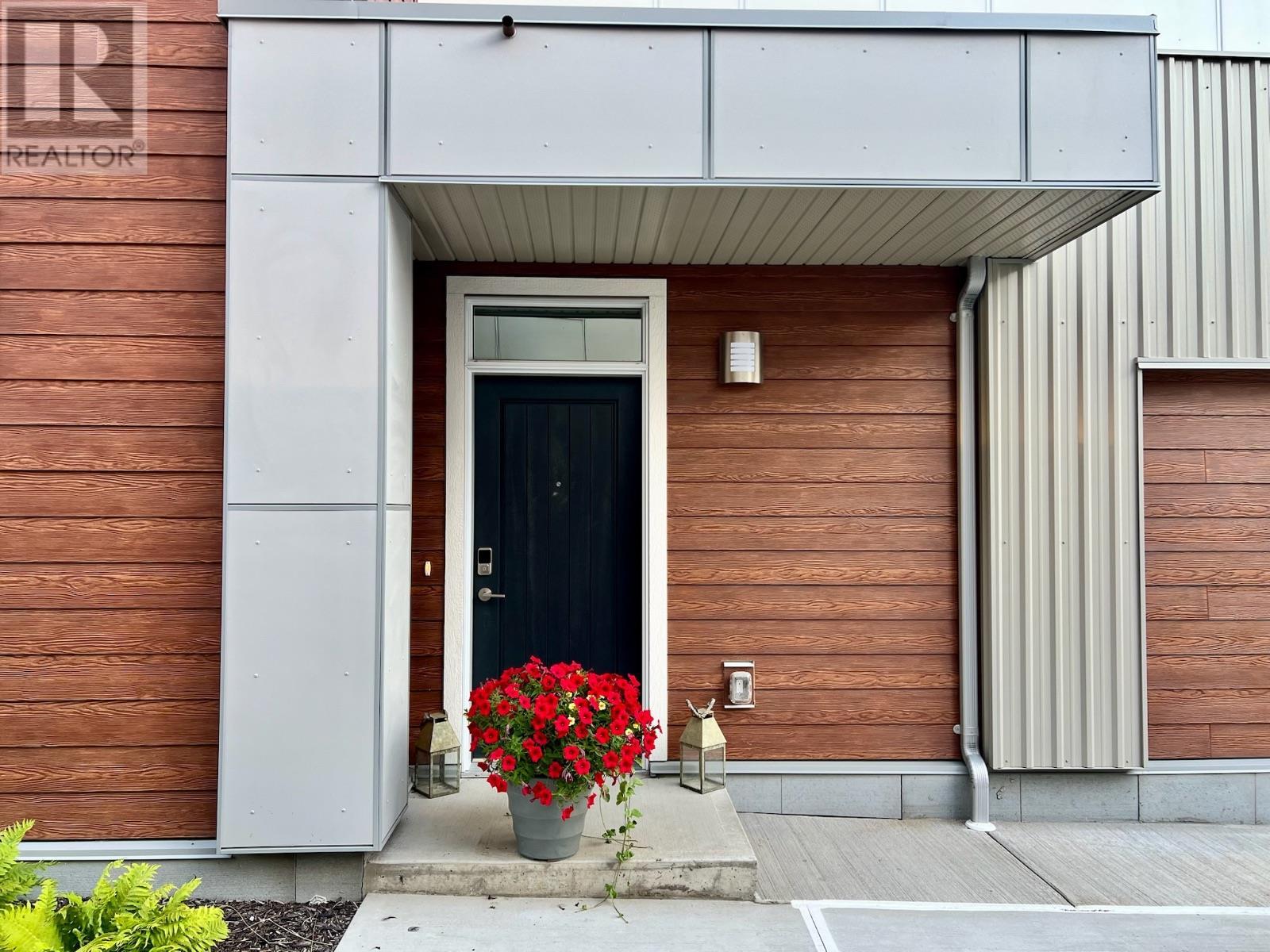 3719 Woodsdale Unit# 21, Lake Country, British Columbia  V4V 1X2 - Photo 2 - 10355211