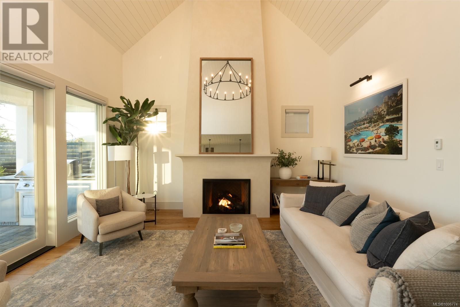 Property at 2053 Pinehurst Terr image 5
