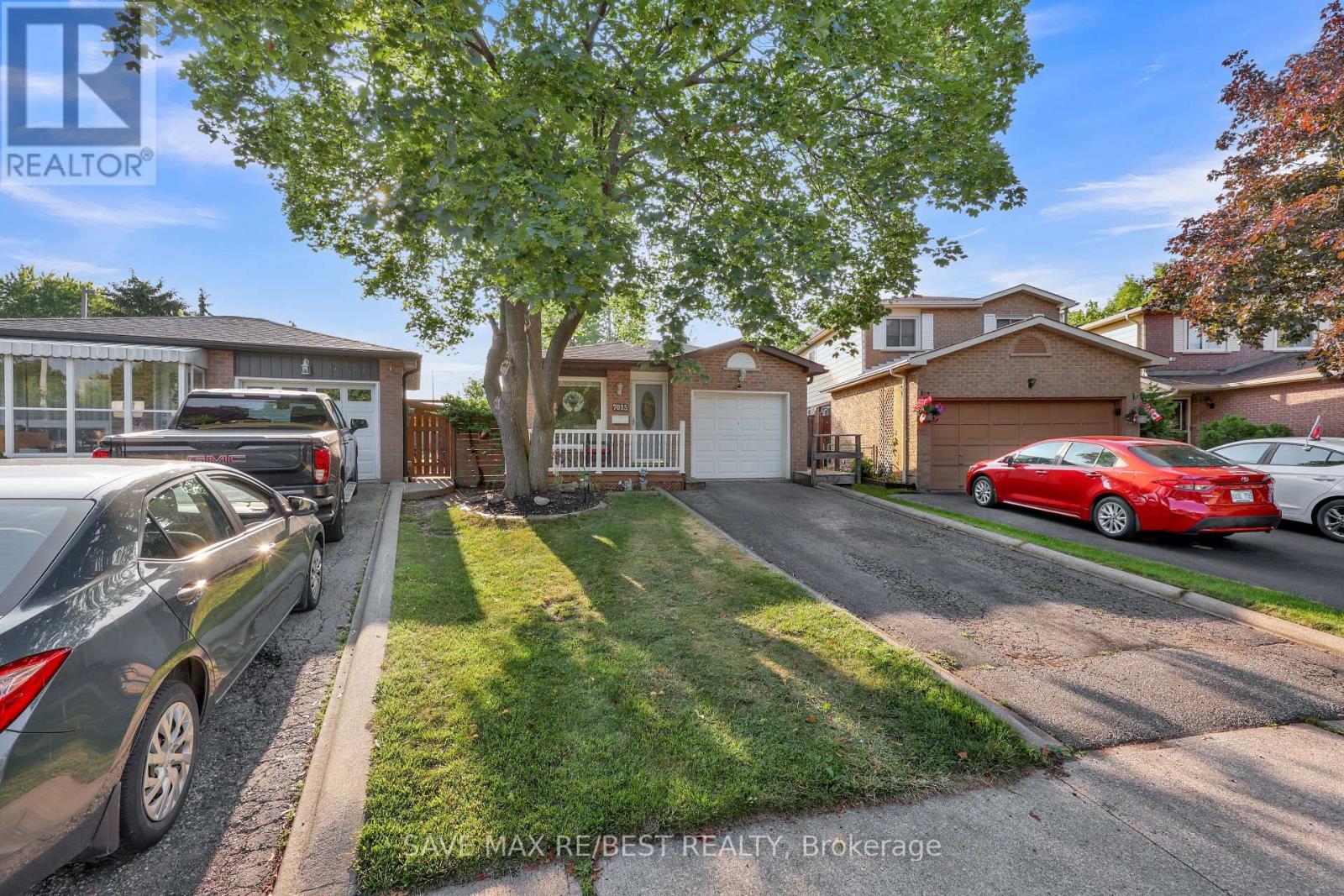 Property at 7035 HICKLING CRESCENT image 4