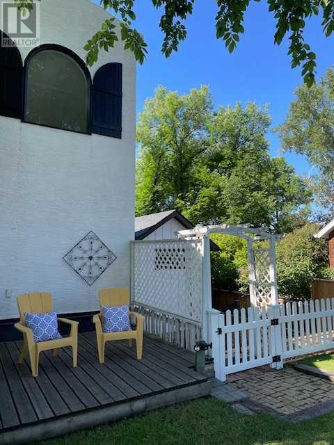 Property at 37 Elma Street W image 4