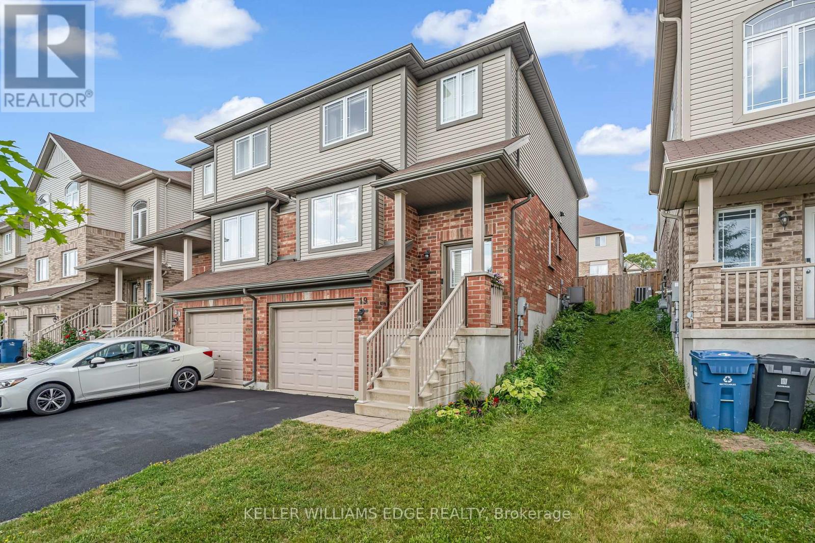 Property at 19 OAKES CRESCENT image 2