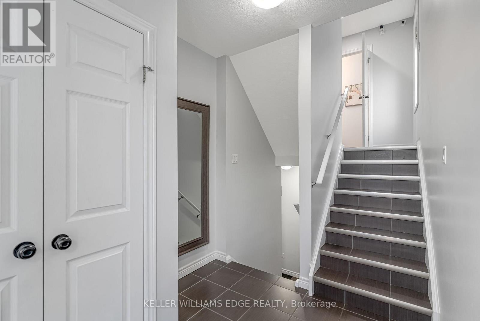 Property at 19 OAKES CRESCENT image 3