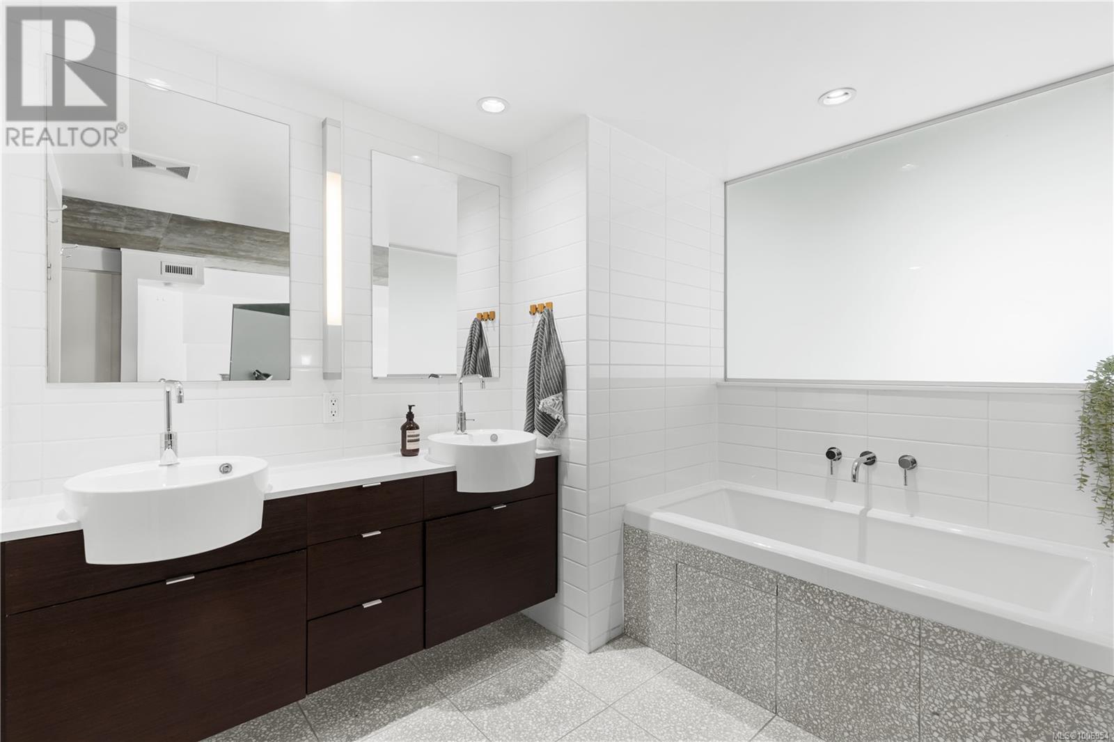 413 770 Fisgard St, Victoria, British Columbia  V8W 0B8 - Photo 15 - 1006954