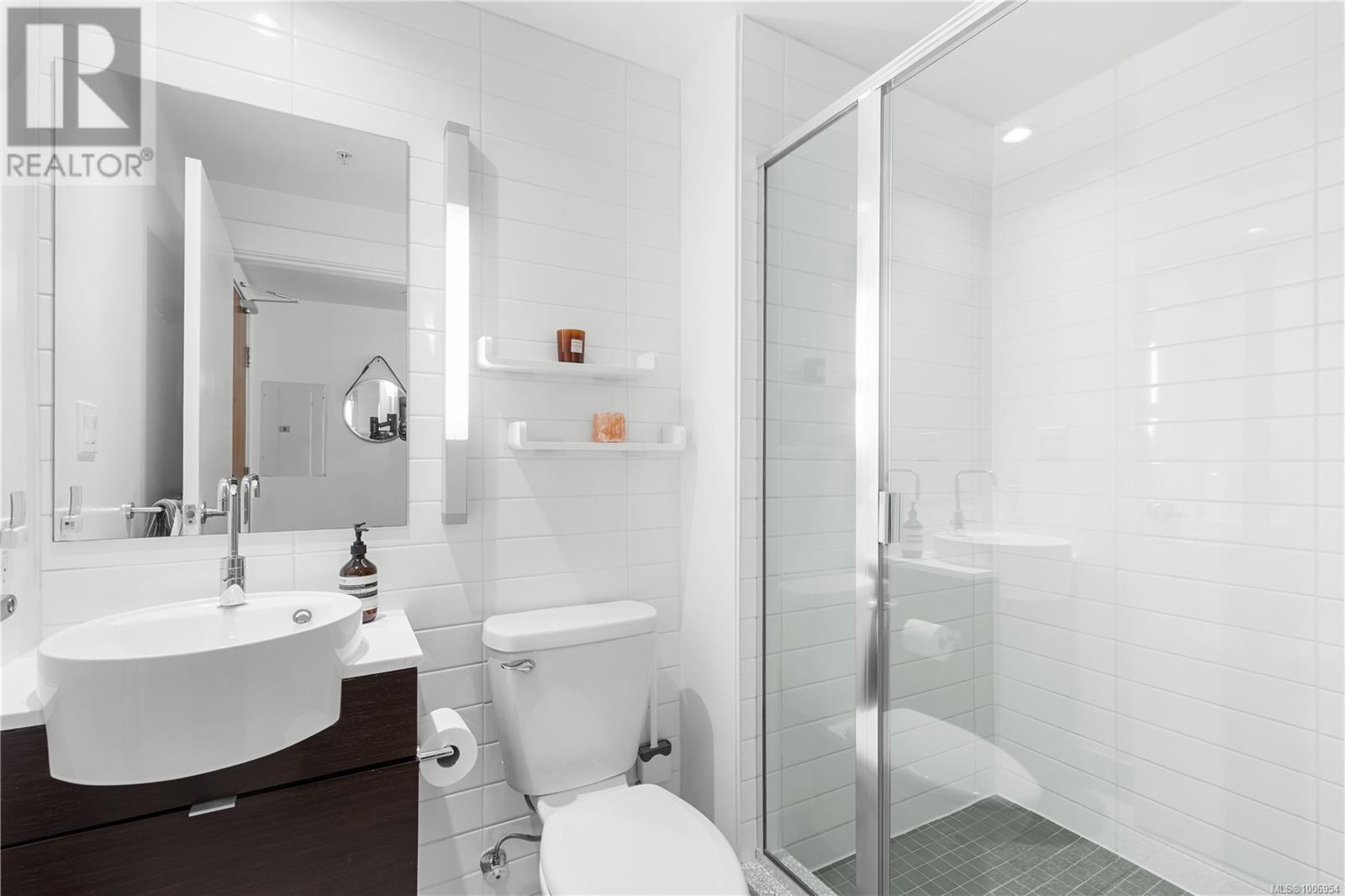 413 770 Fisgard St, Victoria, British Columbia  V8W 0B8 - Photo 17 - 1006954