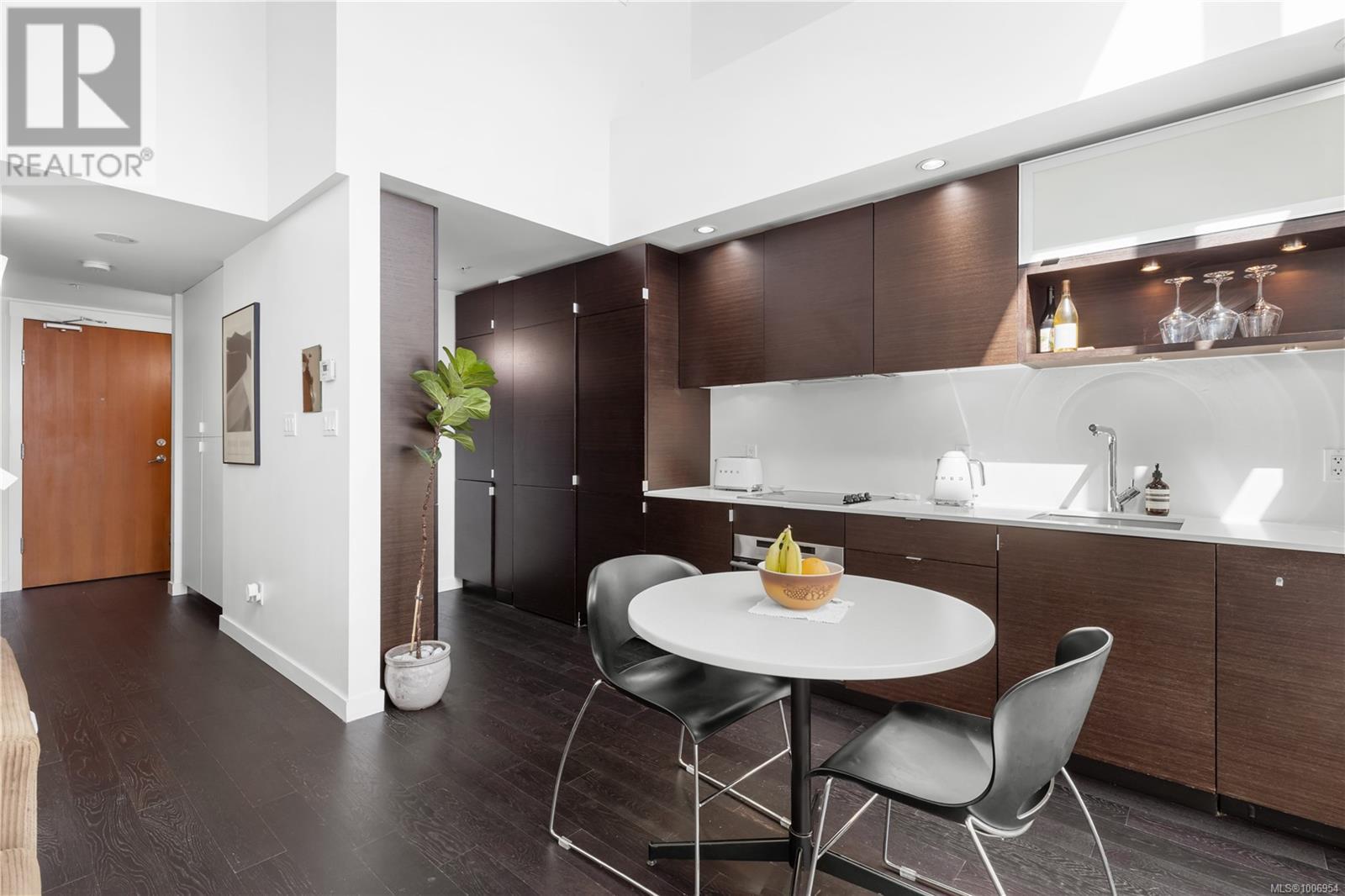 413 770 Fisgard St, Victoria, British Columbia  V8W 0B8 - Photo 6 - 1006954