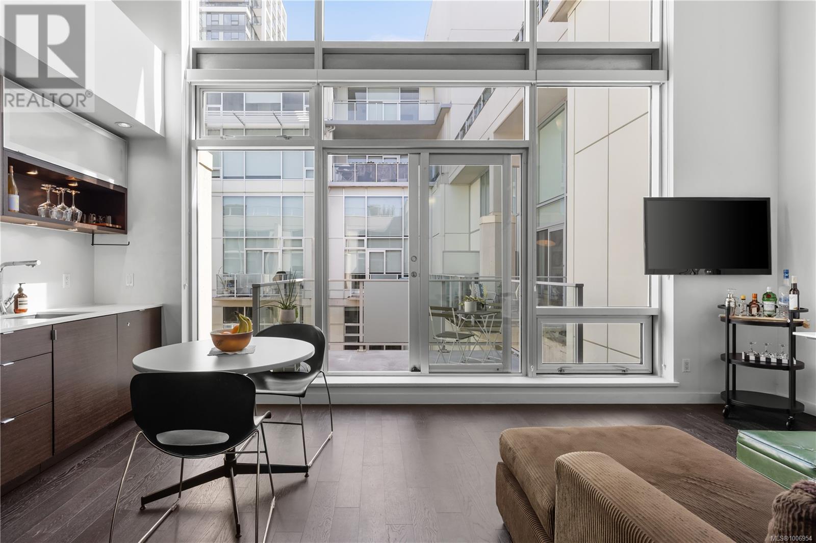 413 770 Fisgard St, Victoria, British Columbia  V8W 0B8 - Photo 7 - 1006954