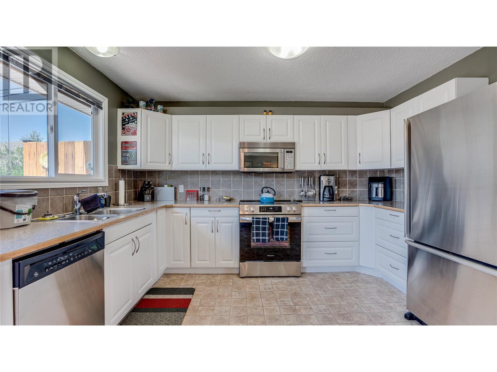 Property at 2303A 39 Street image 3
