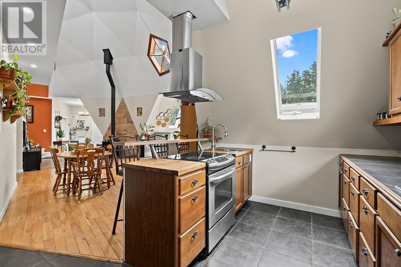 Property at 7172 Dunwaters Road image 4
