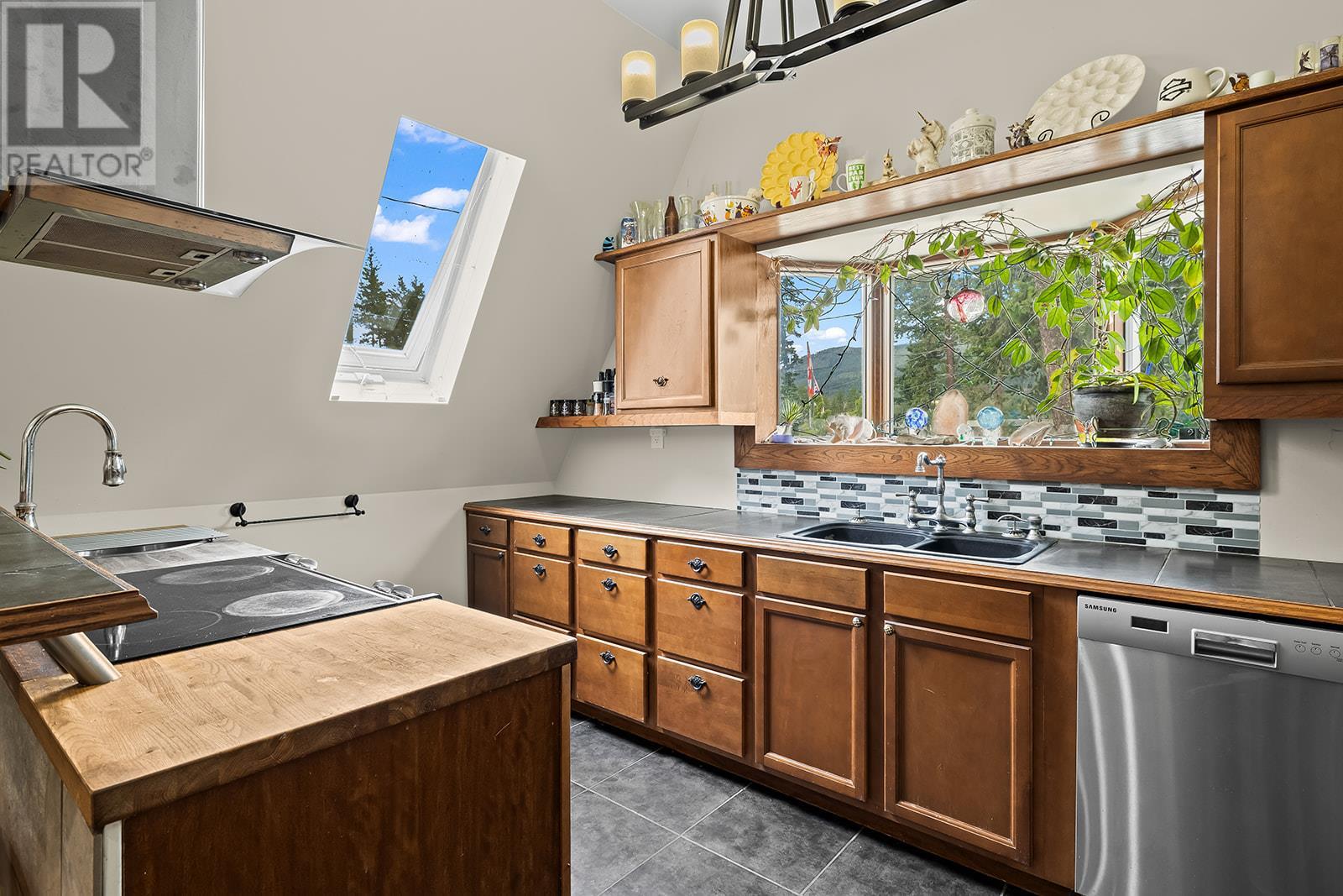 Property at 7172 Dunwaters Road image 5