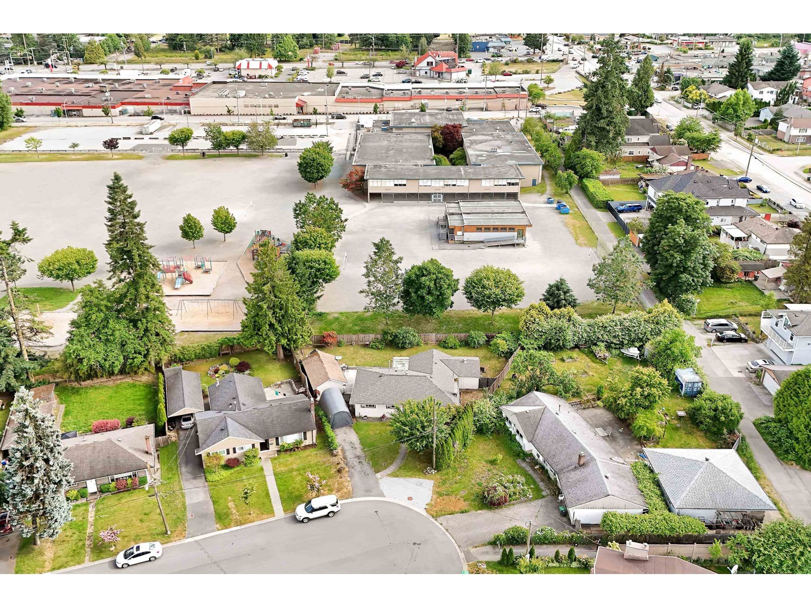 Property at 14848 LARK PLACE image 4