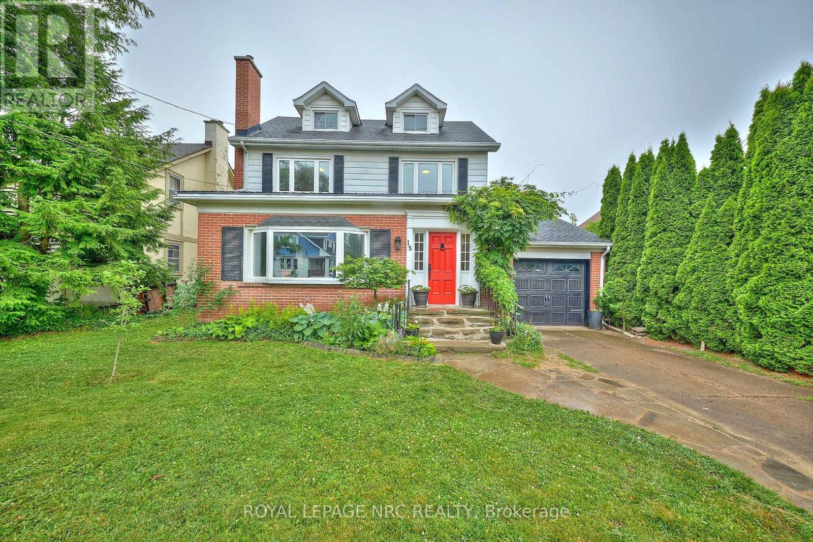 15 Church Street, Welland, Ontario  L3C 4N5 - Photo 1 - X12274594