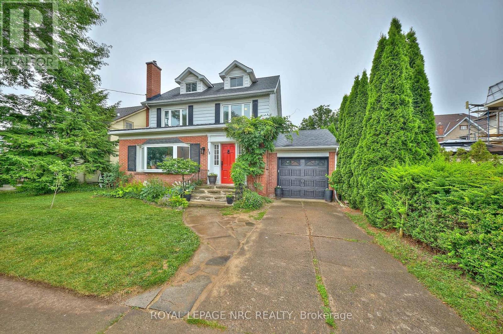15 Church Street, Welland, Ontario  L3C 4N5 - Photo 2 - X12274594