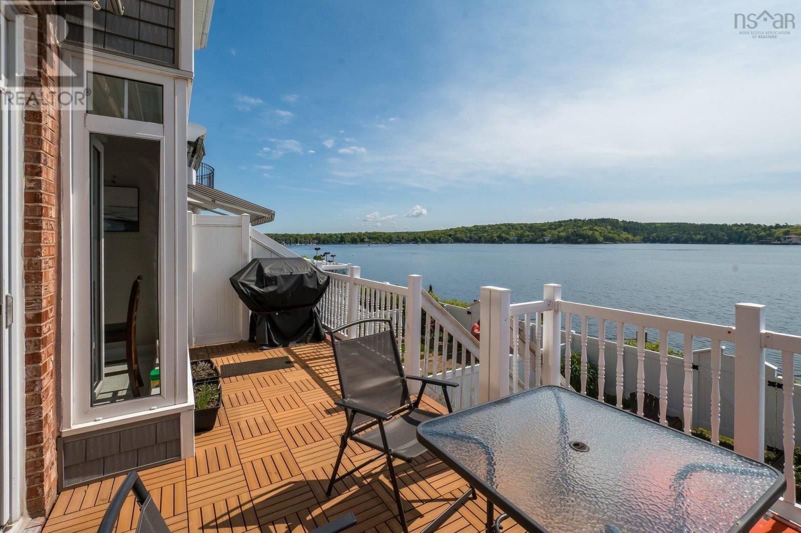 Property at 13 Arthur Lismer Court image 3