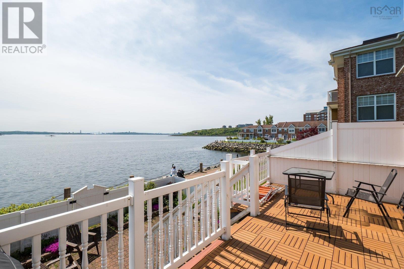 Property at 13 Arthur Lismer Court image 5