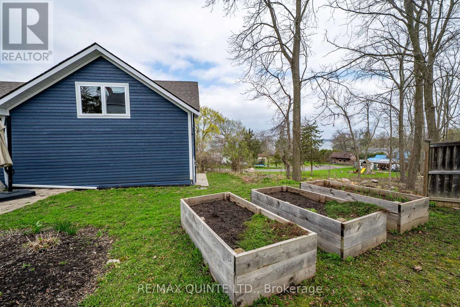 14 Eastern Avenue, Prince Edward County (Ameliasburg Ward), Ontario  K8N 4Z1 - Photo 45 - X12273581