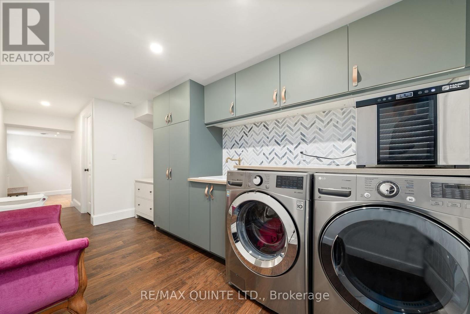 14 Eastern Avenue, Prince Edward County (Ameliasburg Ward), Ontario  K8N 4Z1 - Photo 27 - X12273581