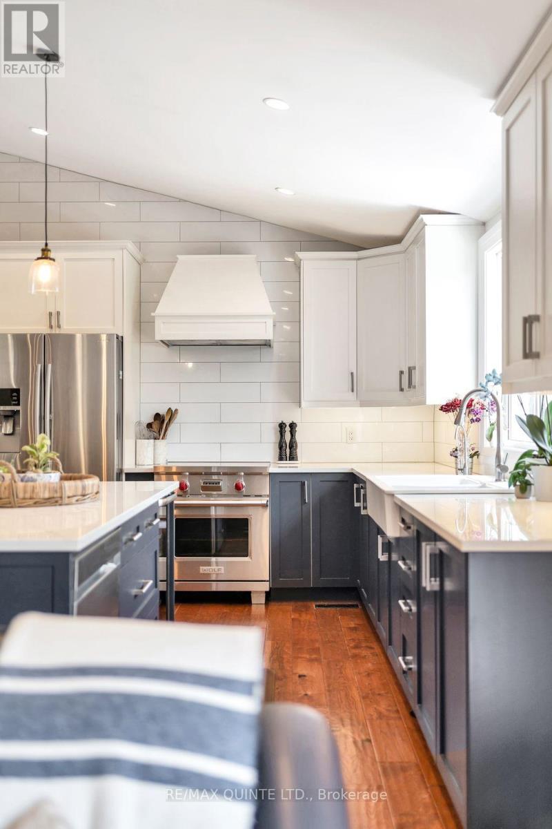 14 Eastern Avenue, Prince Edward County (Ameliasburg Ward), Ontario  K8N 4Z1 - Photo 6 - X12273581