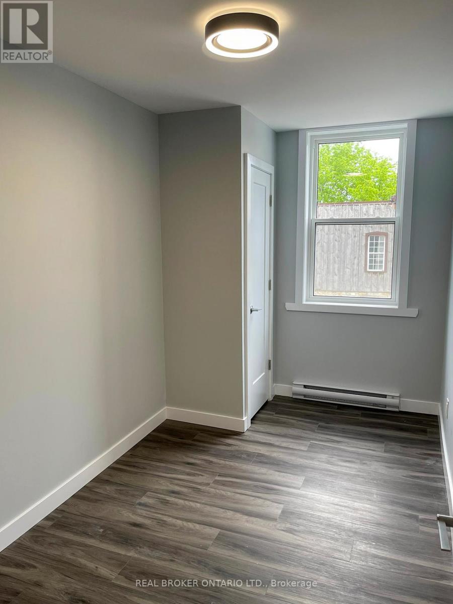 17 Main Street W, Elizabethtown-Kitley, Ontario  K0E 1M0 - Photo 15 - X12274637