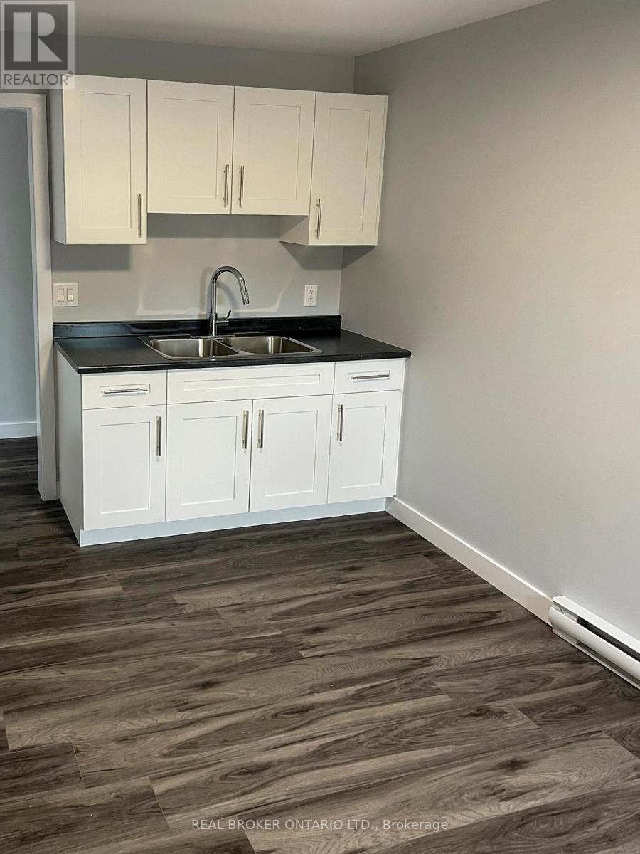 17 Main Street W, Elizabethtown-Kitley, Ontario  K0E 1M0 - Photo 5 - X12274637