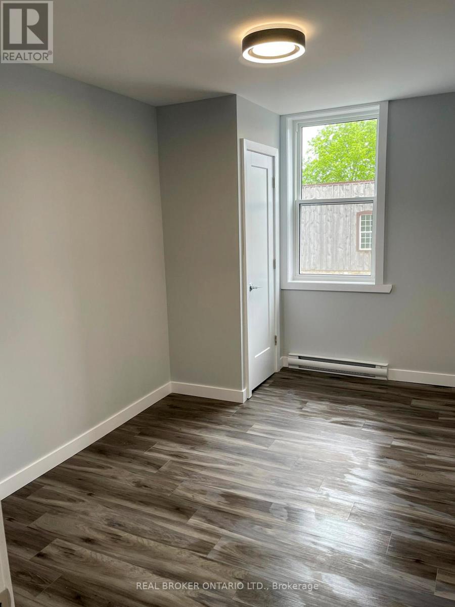 17 Main Street W, Elizabethtown-Kitley, Ontario  K0E 1M0 - Photo 6 - X12274637