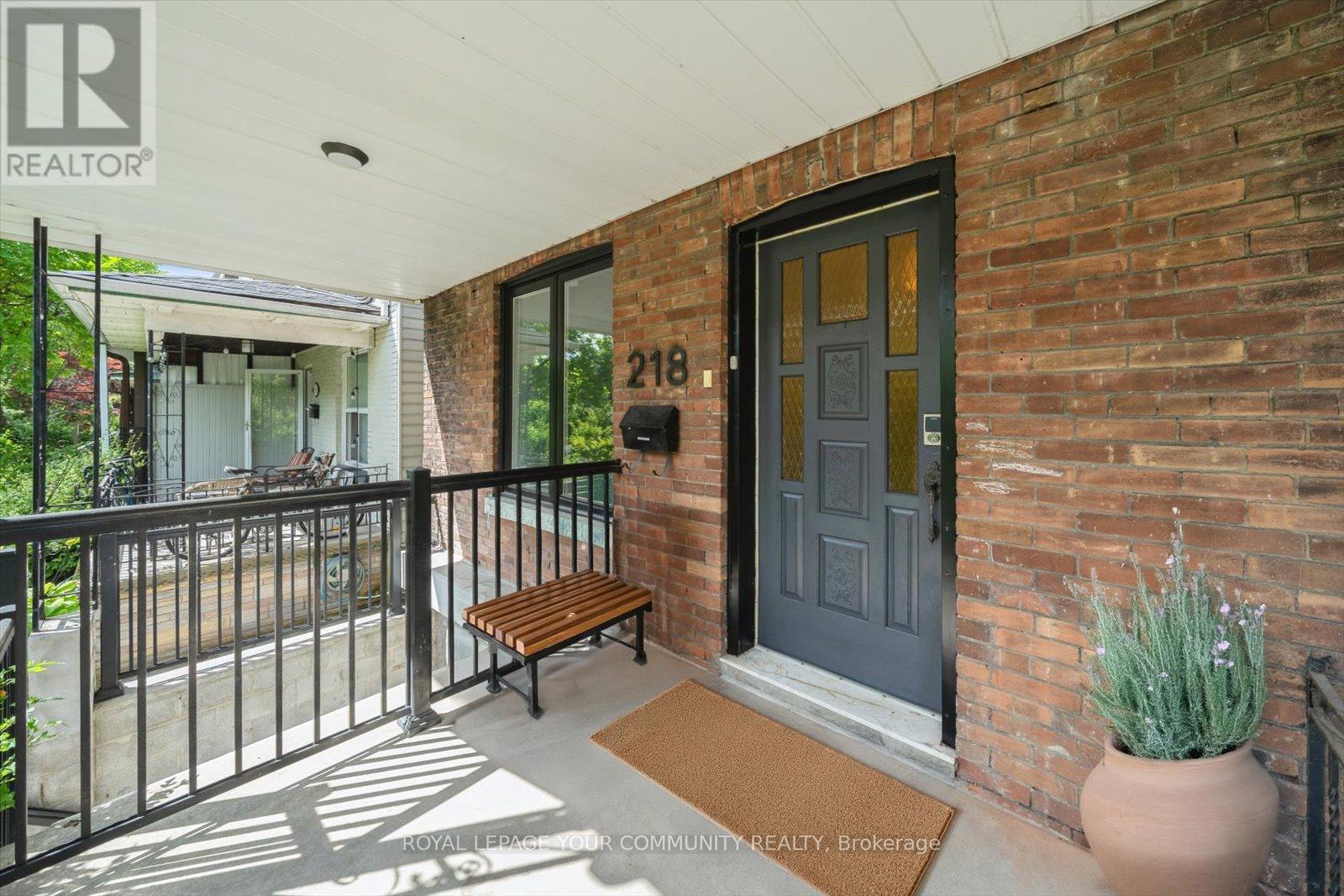 Property at 218 BEATRICE STREET image 3